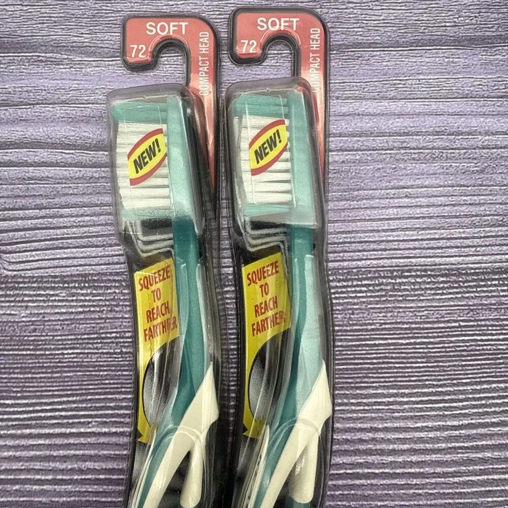 2 LOT Reach Squeeze Soft COMPACT Head Squeeze To Reach Further (72) Vintage NOS